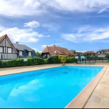 Apartment Piscinetennisparking