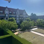 Piscinetennisparking דירה