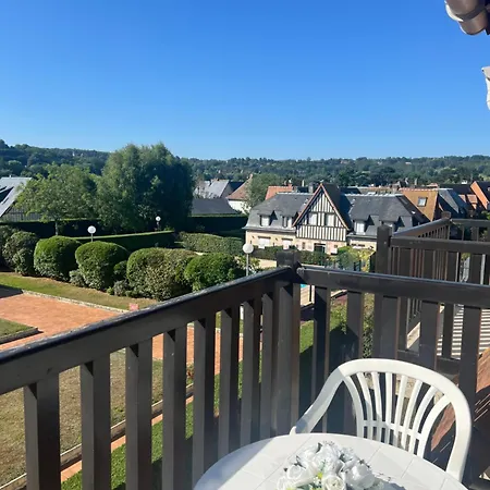 Piscinetennisparking Lägenhet