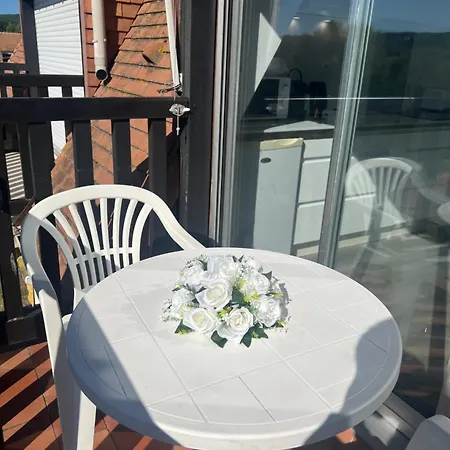 Apartament Piscinetennisparking