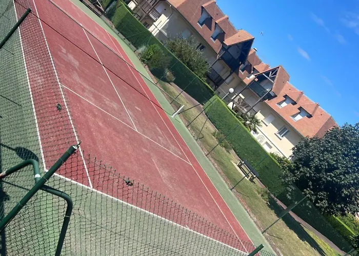 Piscinetennisparking Ντοβίλ