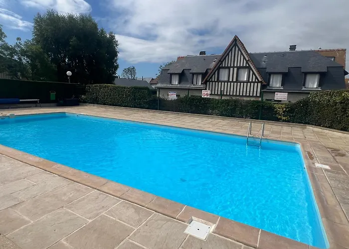 Piscinetennisparking * Ντοβίλ