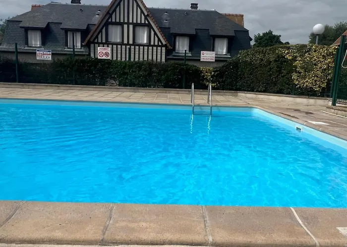Apartment Piscinetennisparking Deauville